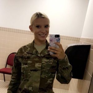 Meet your Buyer! I don't sell things on here 😁😘